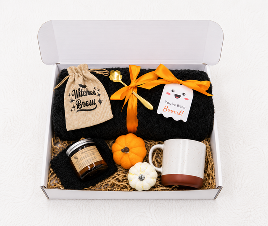 Halloween Gift Box – Cozy Blanket Mug Candle Set for Friends