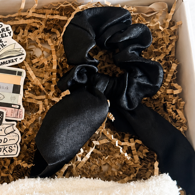Bookworm Gift Box for Readers – Glass Cup, Candle, Bookmark & Book Lover Accessories