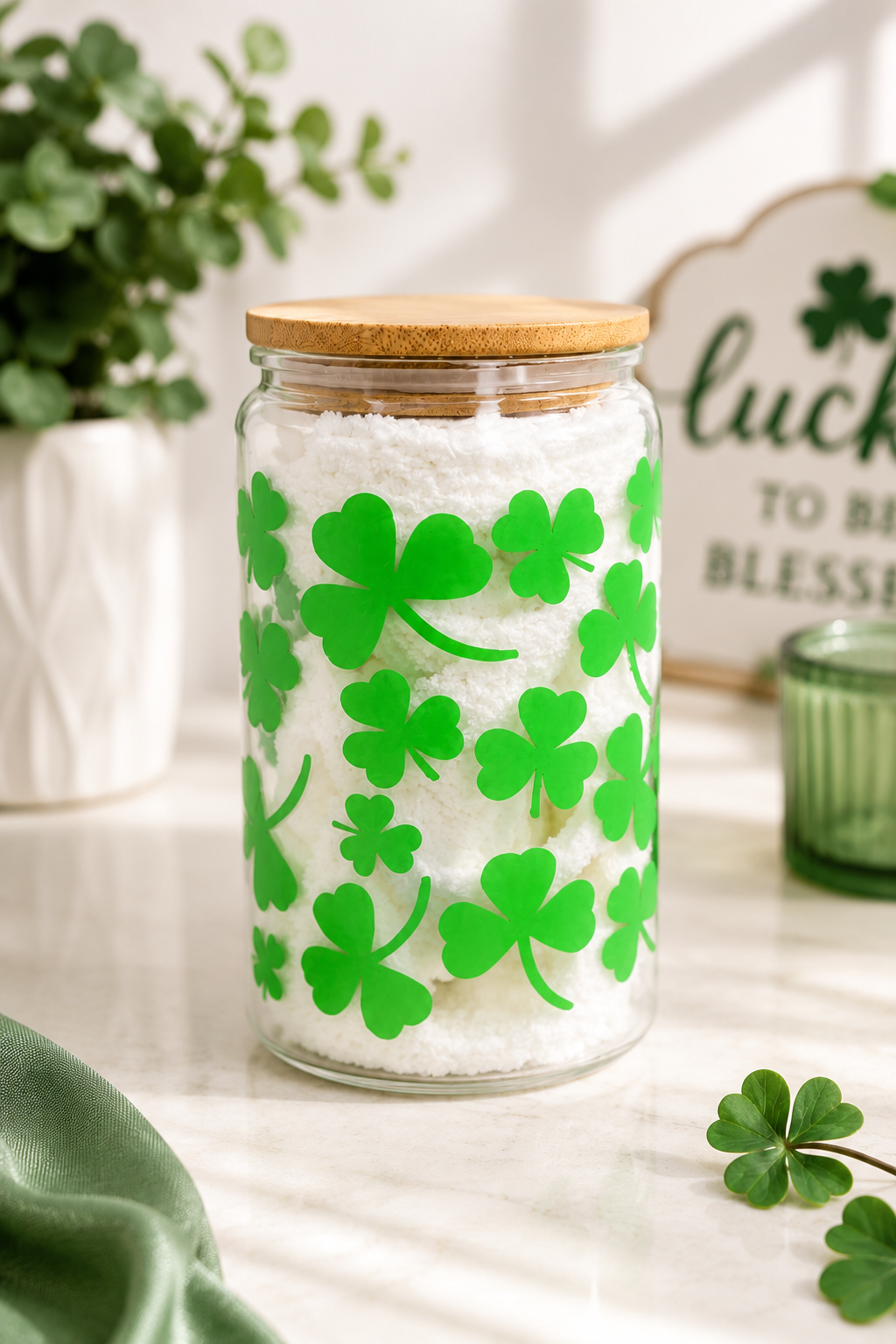 Shamrock 16 oz Glass Tumbler with Lid