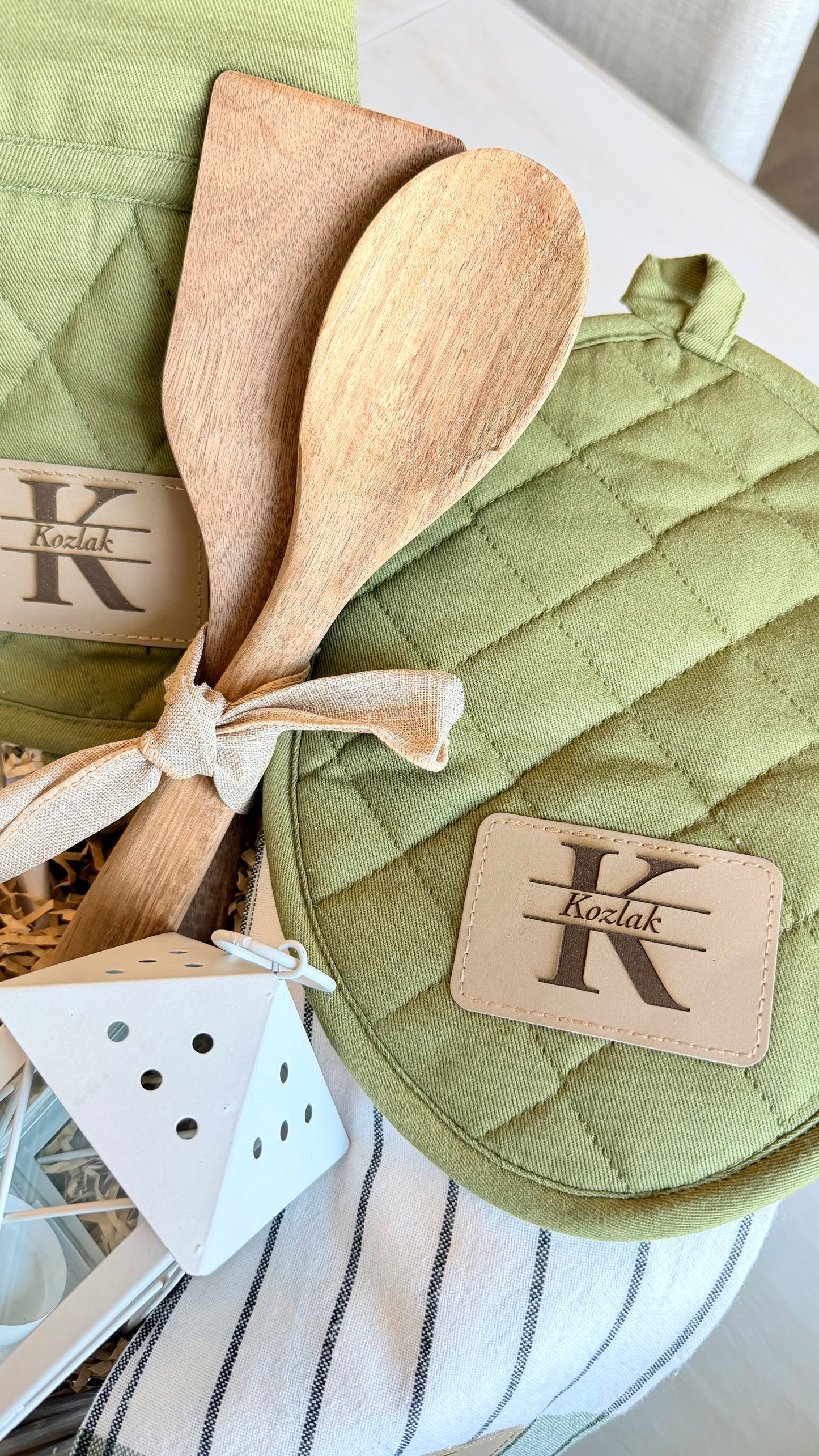 Personalized Kitchen Gift Basket for Housewarming, Wedding & Engagement | Custom Engraved Leather Patch Set with Wine Glasses, Cutting Board, Oven Mitts, Pot Holder & Kitchen Towel
